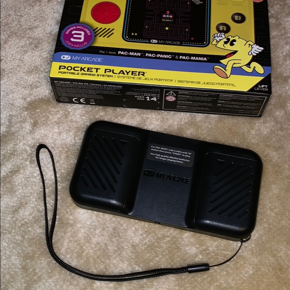 PAC-MAN Portable Gaming System - Picture 2 of 7